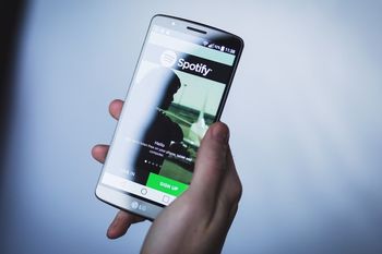 spotify sumara audiolibros: ¿es necesario ser premium?
