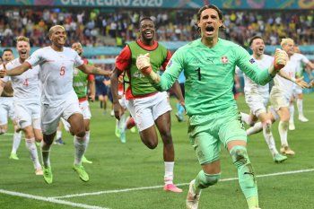 Suiza festejó en un duelo increible y se metió en los Cuartos de Final de la Eurocopa.