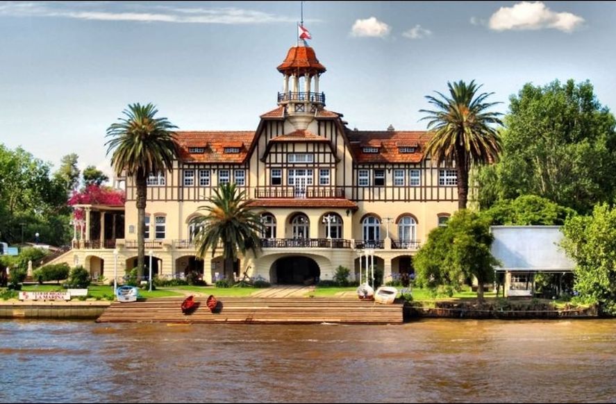 El Club de Regatas La Marina está a orillas del Río Luján en Tigre y es uno de los lugares que se pueden visitar este fin de semana largo.