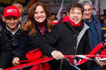 Axel Kicillof y Tolosa Paz compartieron acto en la Provincia y llamaron a respaldar a Massa