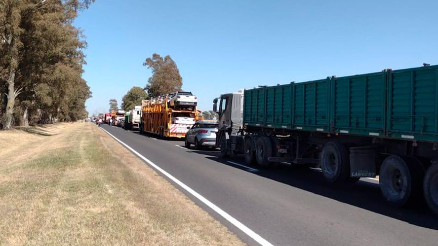 El aumento de la nafta es uno de los que más impacta en toda la cadena de precios, ya que incrementa los costos del transporte.