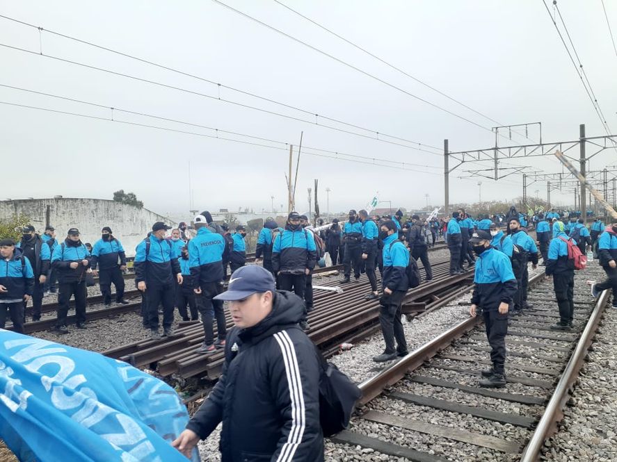 Los cinco servicios eléctricos del tren Roca se encuentran limitados (Foto: @MascariniMarce)