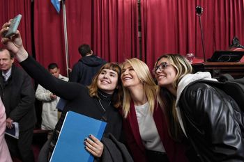 Verónica Magario desarrolló un conversatorio que propicia la participación y el protagonismo de los y las jóvenes en la construcción de políticas públicas en el Senado