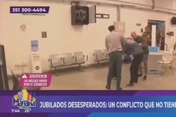 intento de quemarse de un jubilado en pami: las imagenes que estaban, pero no se vieron