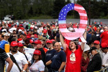 Muchas de las consignas de los QAnon llegaron a la Argentina hace algunos meses.