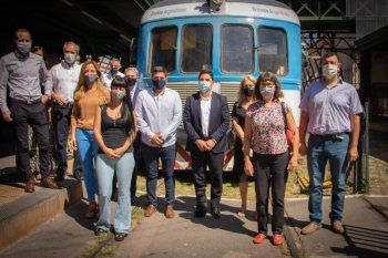 Tolosa Paz participó de una prueba del nuevo tren universitario