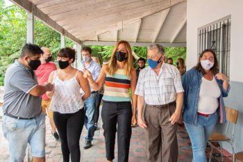 Tolosa Paz entregó calzado para el Hogar Bethel de City Bell