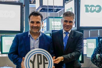 Gasoil: YPF anunció la importación de 10 nuevos barcos