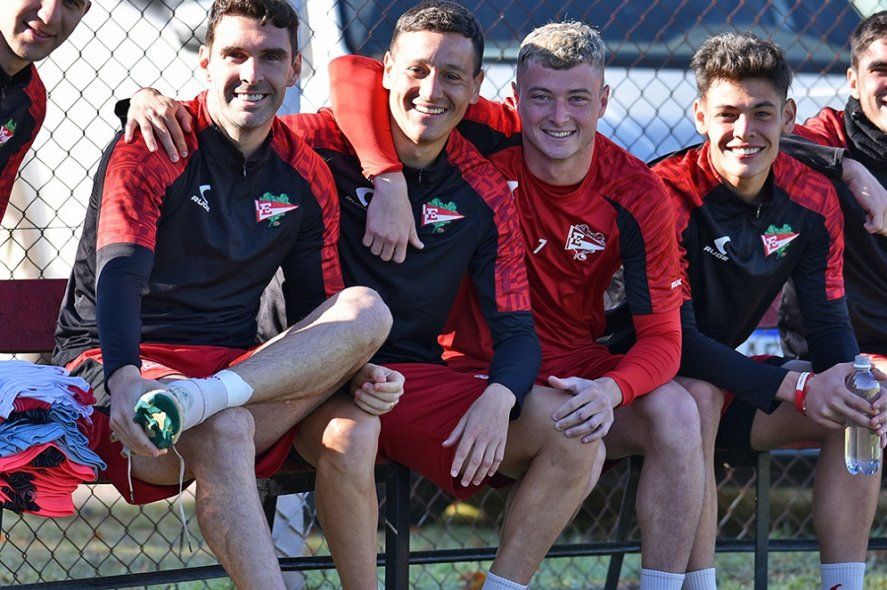 Matías Pellegrini junto a Fernando Zuqui.