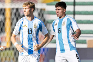 Estudiantes y Gimnasia, presentes en la lista del Sub 20: quiénes son los dos futbolistas que sueñan con el Mundial