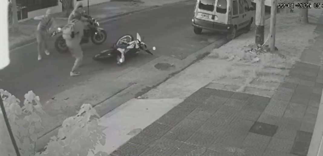 Balearon a un joven por el robo de la moto y pelea por su vida | Infocielo