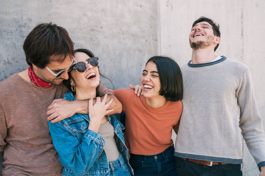 El 20 de julio se celebra el Día del Amigo y en Infocielo te traemos algunas frases para dedicar a los amigos y amigas en este día tan especial.