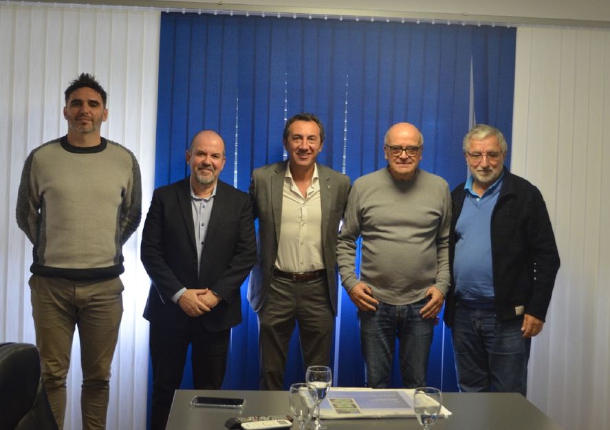 Archivo: Luis Díaz junto a Mariano Cowen, Julio Chaparro, Salvador Robustelli y Juan Manuel López en 2023    