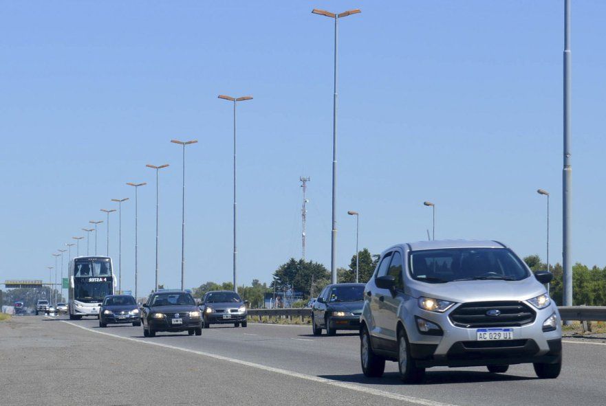 Desde muy temprano, la Autopista Buenos Aires - La Plata cuenta con tránsito intenso y algunas demoras en la circulación en sentido a CABA.