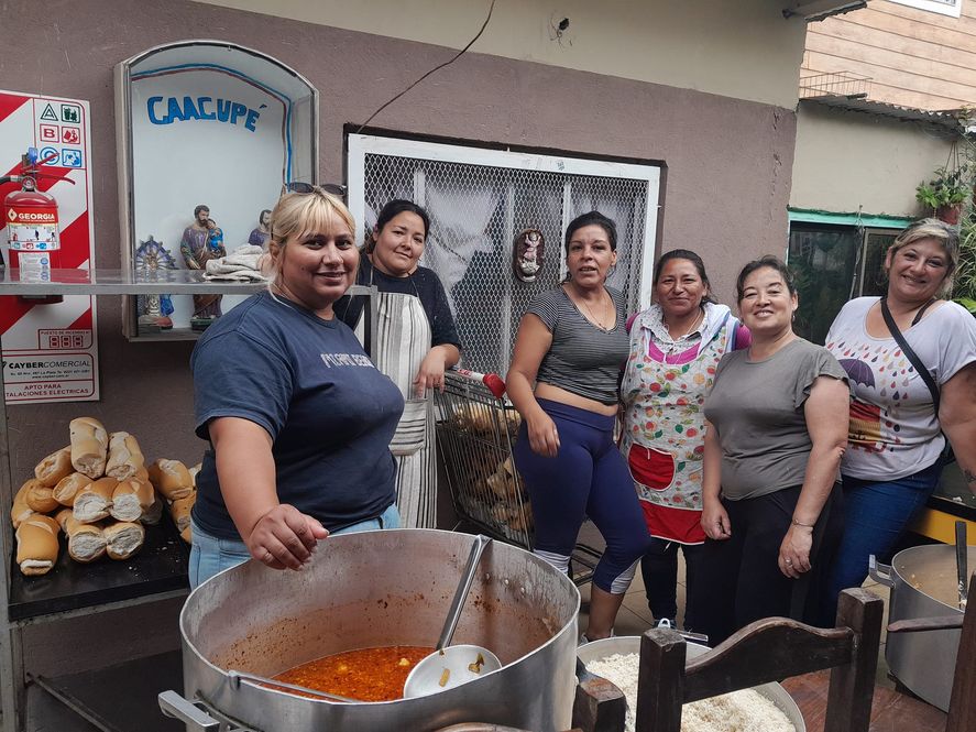 En Argentina hay más de 70.000 cocineras de comedores barriales.