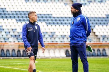De Blasis y Méndez, a pura charla en el entrenamiento de Gimnasia 