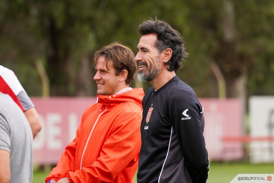 Eduardo Domínguez en un entrenamiento de Estudiantes