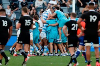 Los Pumas a puro festejo tras un triunfo memorable.