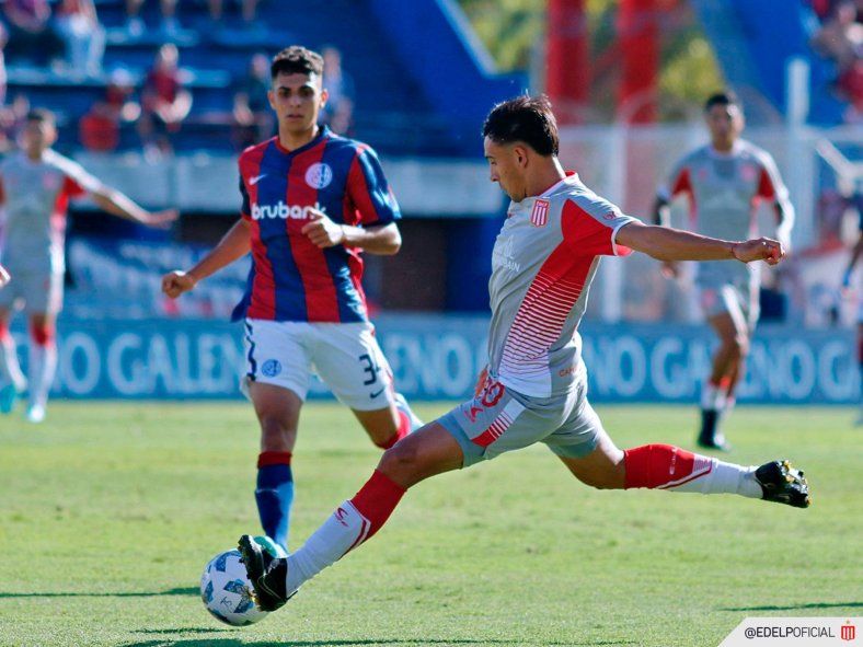 Eric Meza, en la visita de Estudiantes a San Lorenzo, por la Copa de la Liga Profesional