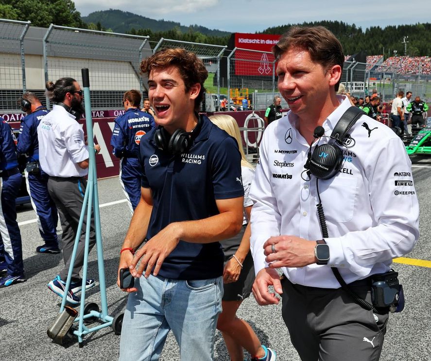 Franco Colapinto junto a James Vowles, director deportivo de Williams F1 Racing Team.