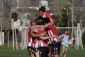 El fútbol femenino de Estudiantes quiere volver a Primera.