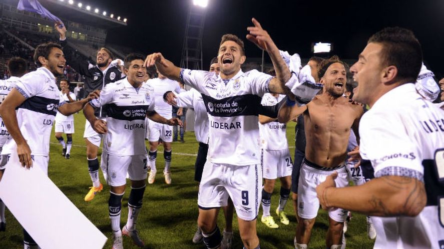 En 2016 Gimnasia festejó en Cuartos de Final ante San Lorenzo.
