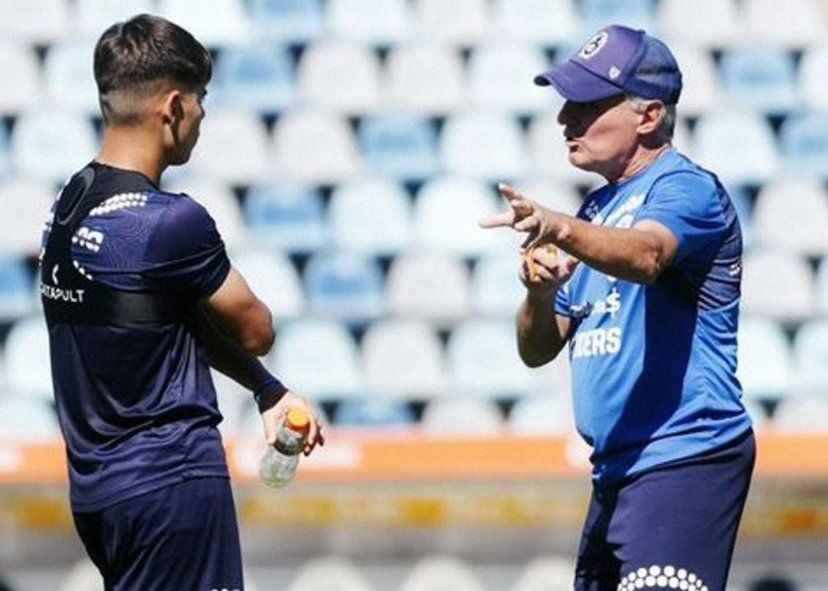 Benjamín Domínguez y Leonardo Madelón en una práctica de Gimnasia en el Bosque. (Foto: Prensa GELP)