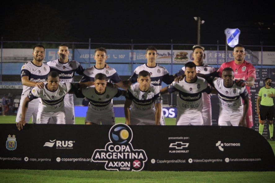 Nelson Insfrán titular en la goleada de Gimnasia 5 a 0 en Copa Argentina