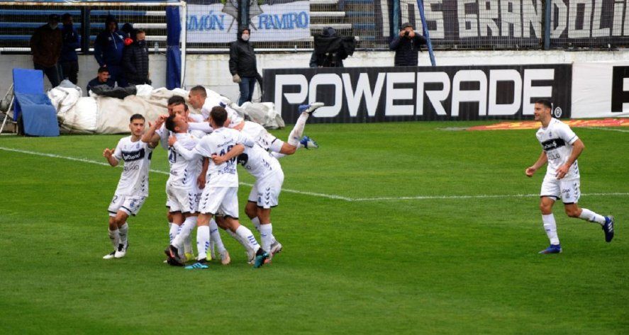 El Lobo festeja el agónico gol de Alemán ante Atlético.