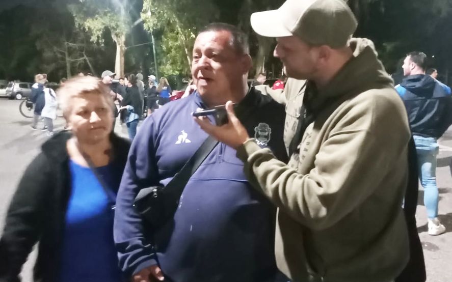 Oscar, el hermano de César Regueiro, dijo presente en el Bosque.