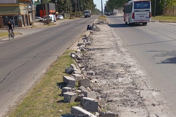 la plata: para la onda verde, cerraron cruces de calles en avenida 44 pero aparecio al vandalismo