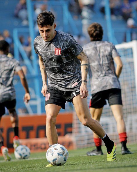 Javier Altamirano en la entrada en calor en Tucumán. Cuando más cerca estuvo de volver.