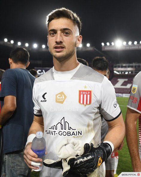 Juan Pablo Zozaya con la camiseta de Estudiantes 