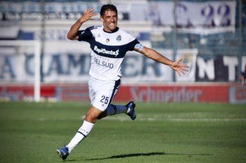 Lucas Licht festeja el golazo que le clavó a Lanús e hizo delirar a Gimnasia