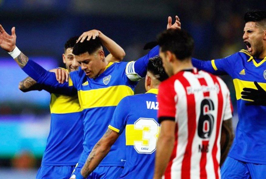 Marcos Rojo festeja el golazo que le marcó a Estudiantes en 2022.