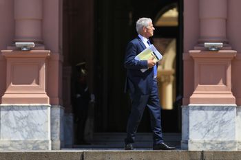 crisis en la uif: el gobierno destituyo a su titular tras una serie de irregularidades
