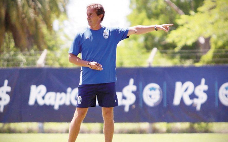 Gimnasia entrena en Estancia Chica.