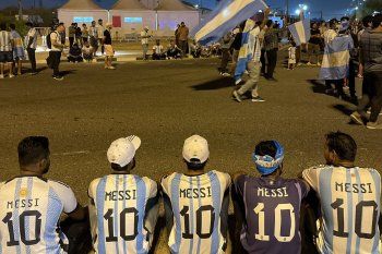 Furor por Lionel Messi en la llegada de la Selección Argentina a Qatar para el Mundial 2022