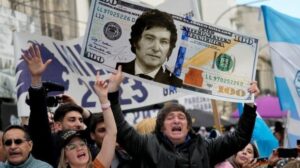 ¿Fin del dólar ‘planchado’? Un economista anticipa inflación y fuerte impacto político en año electoral