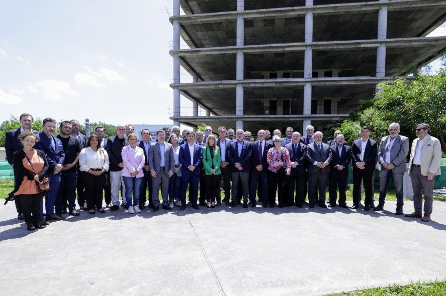 Axel Kicillof lanzó el programa de infraestructura universitaria junto a más de 20 rectores.