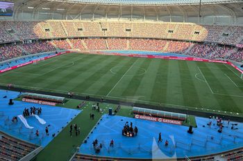 Así luce el campo de juego de la final Estudiantes-Vélez.