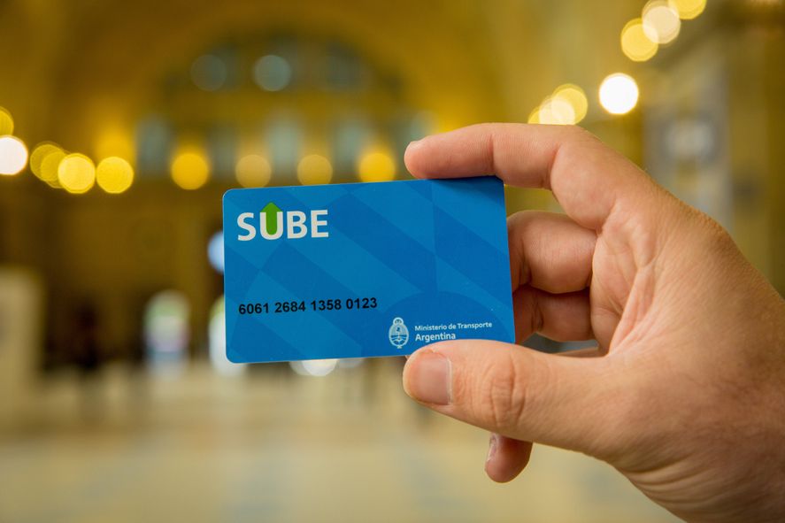 Activando la tarjeta SUBE, los titulares de prestaciones y asignaciones de ANSES pueden acceder a un descuento del 55 en transporte público. 