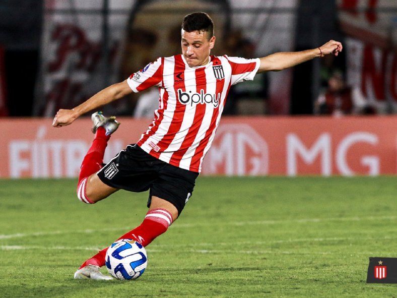 Fernando Zuqui en acción en el partido frente a Tacuary (Foto: prensa EDLP)