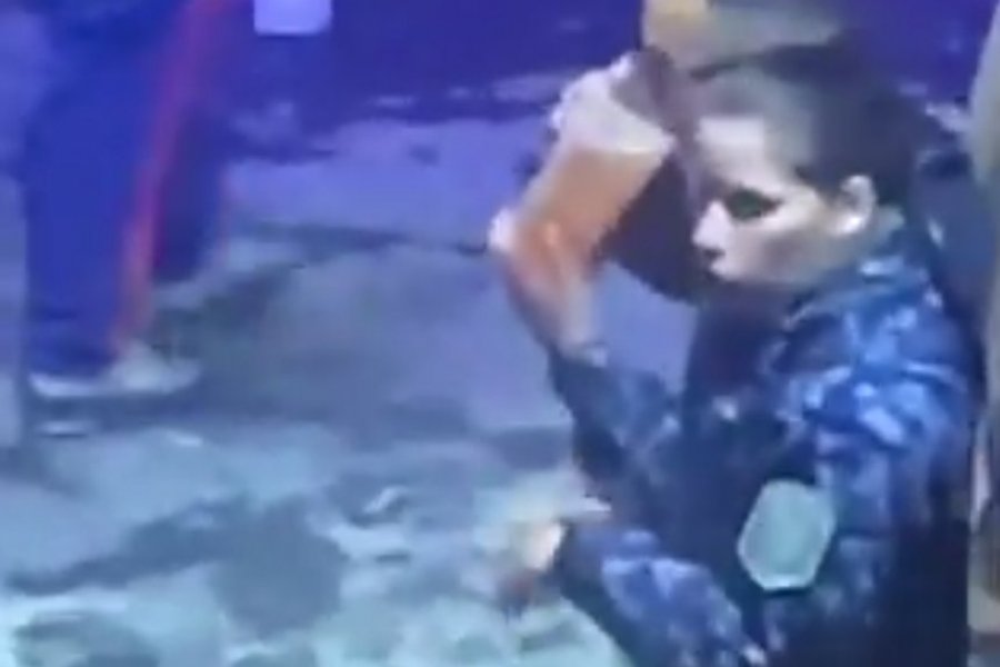 El video de un policía en un reconocido boliche de cumbia tomando alcohol - Image 2