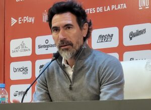 Domínguez reafirmó su cargo en Estudiantes: “Estoy donde quiero estar, elijo estar acá”