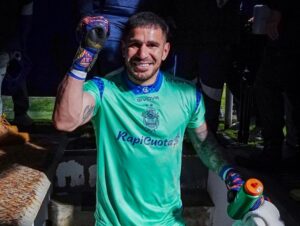 Seguro, firme y confiable: Nelson Insfrán  fue destacado por la Liga Profesional tras la victoria ante el Rojo