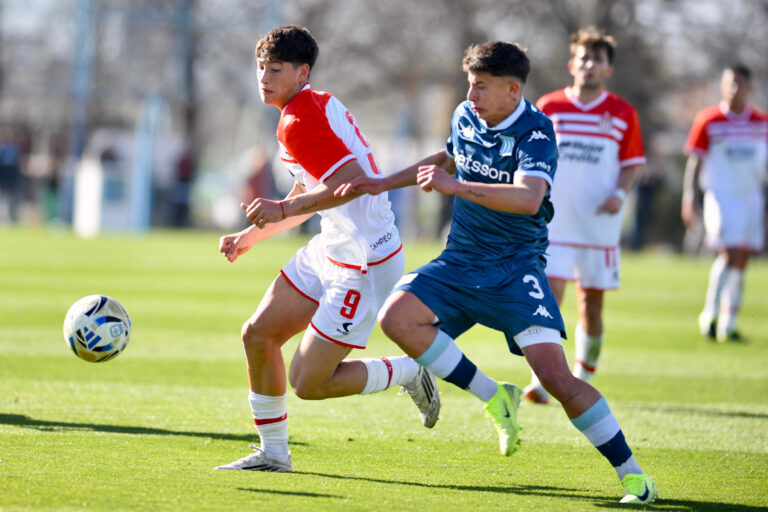 Lluvia de goles en Avellaneda: Estudiantes no pudo con Racing en un verdadero partidazo