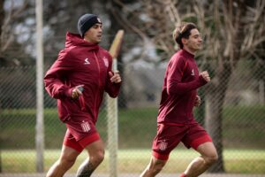 Juveniles, ausencias y un equipo sin definir: así va Estudiantes a la cancha de Racing