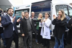 Hospital renovado, nuevas ambulancias y un paso bajo nivel: Kicillof mostró gestión en Lomas