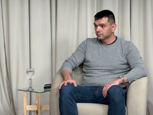 Nuestros hijos frente a las pantallas: “Hay chicos que no pueden ni pedir una hamburguesa”